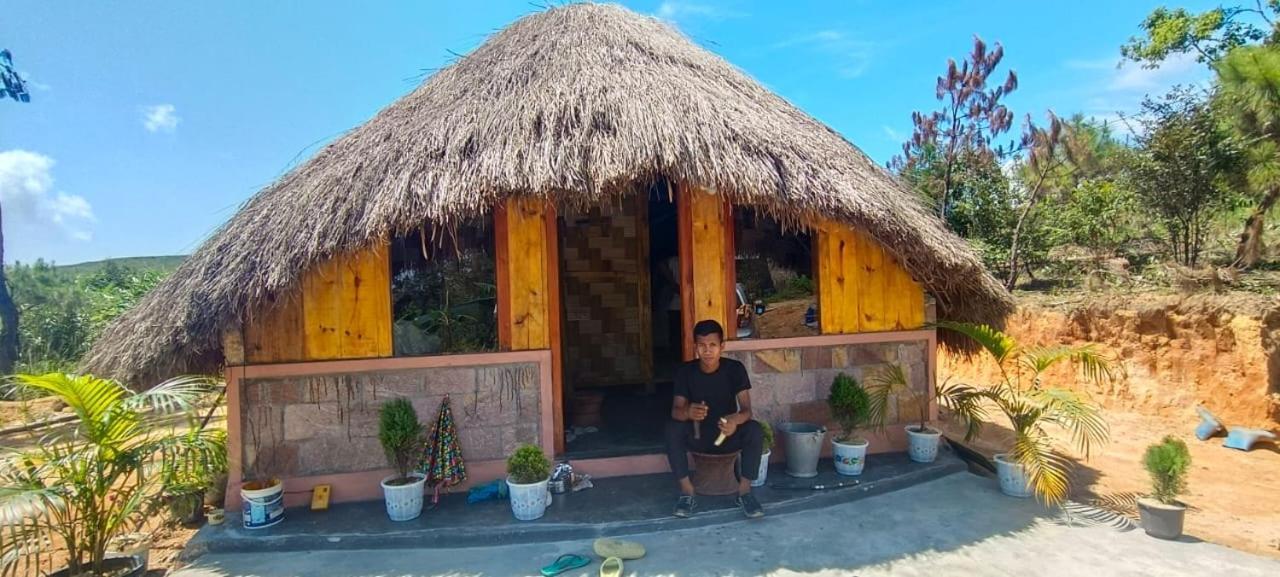 Meikha Homestay Pynursla Exteriör bild